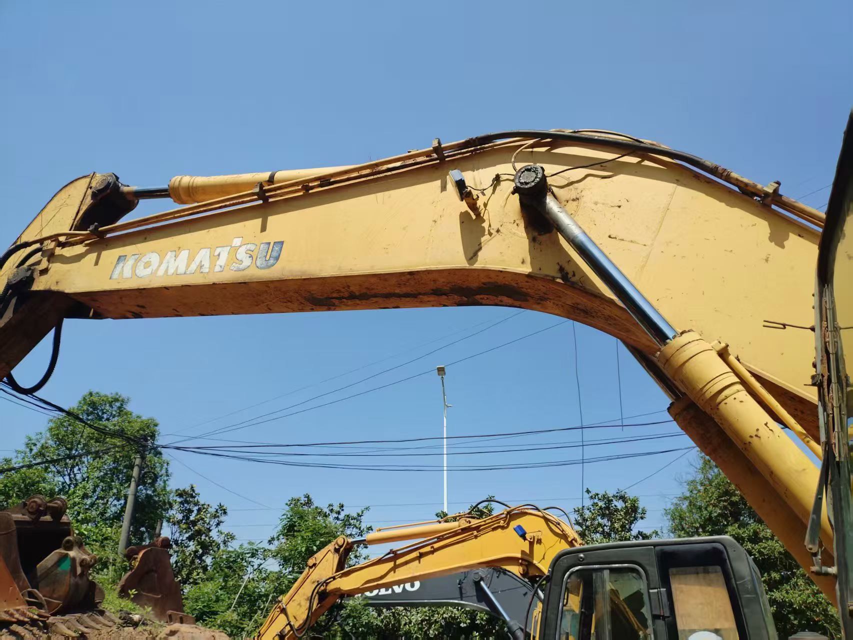 Buy Komatsu PC200-7 Used Excavator / 4