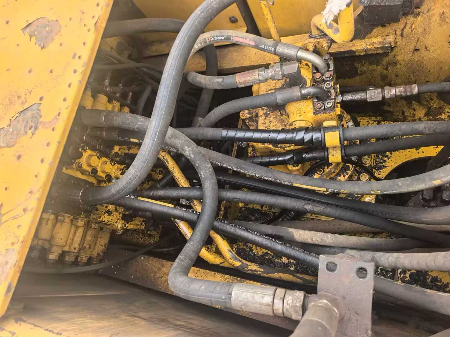 Buy Komatsu PC210-8 Used Excavator / 2