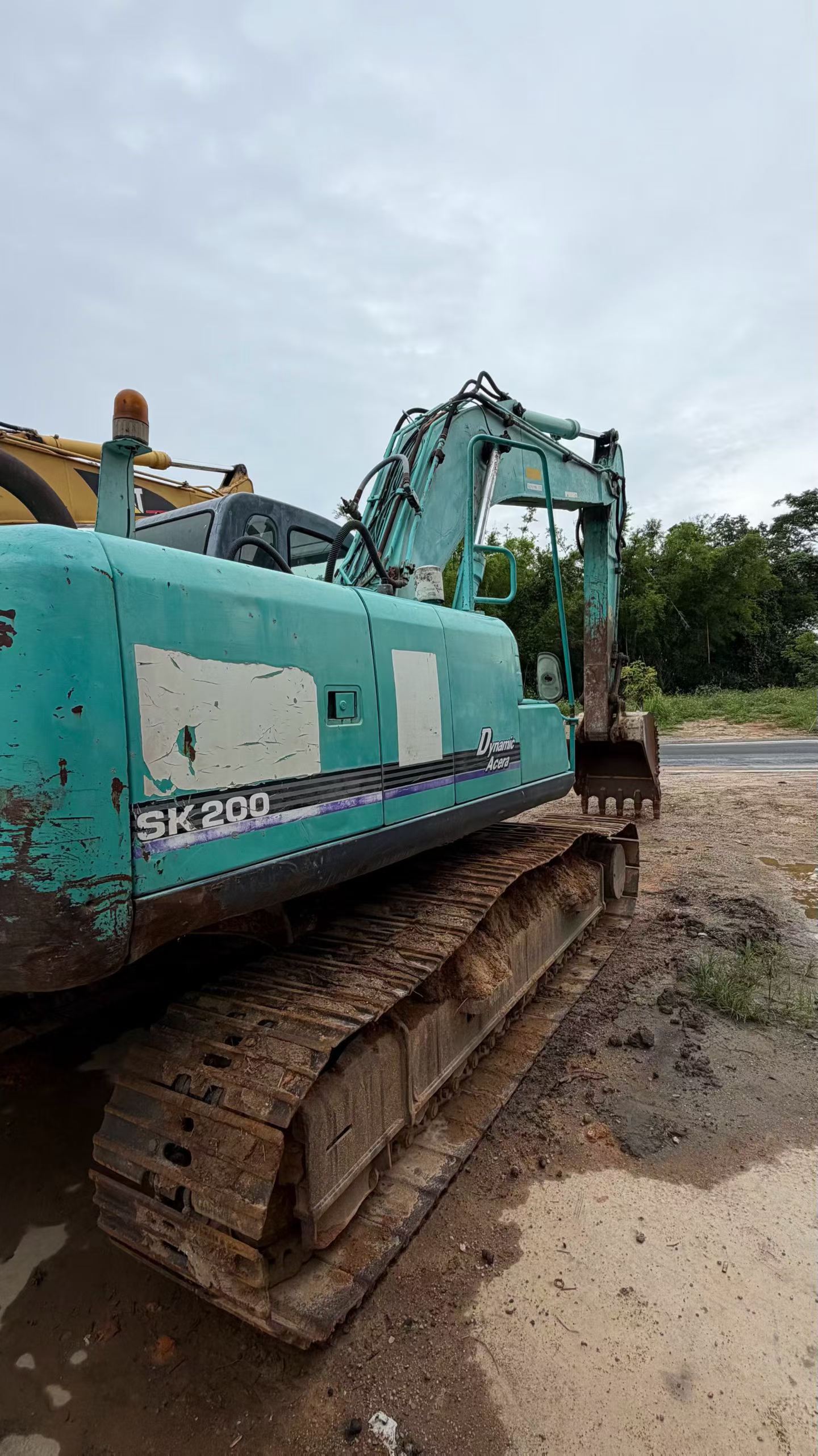 Buy Kobelco SK200-10 Used Excavator / 3