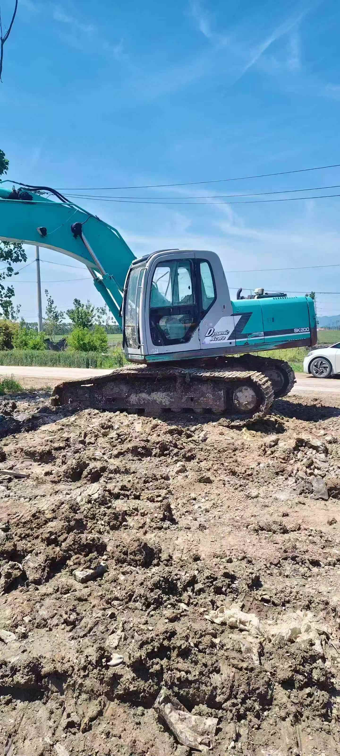 Buy Kobelco SK200 Used Excavator / 3
