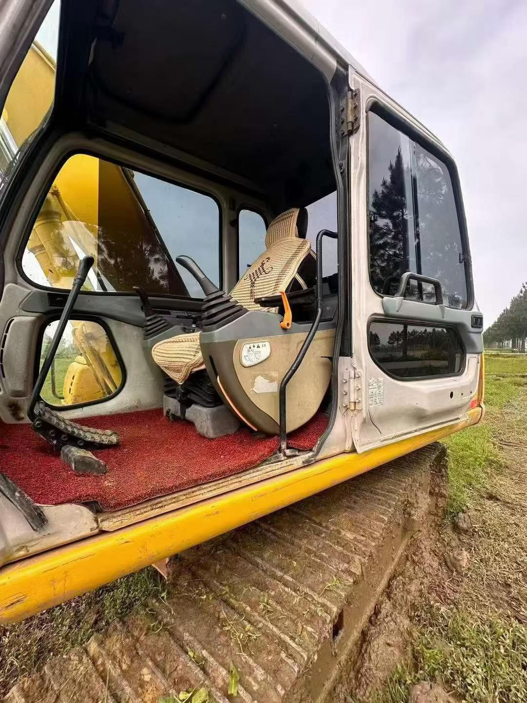 Buy Sumitomo SH120 Used Excavator / 3