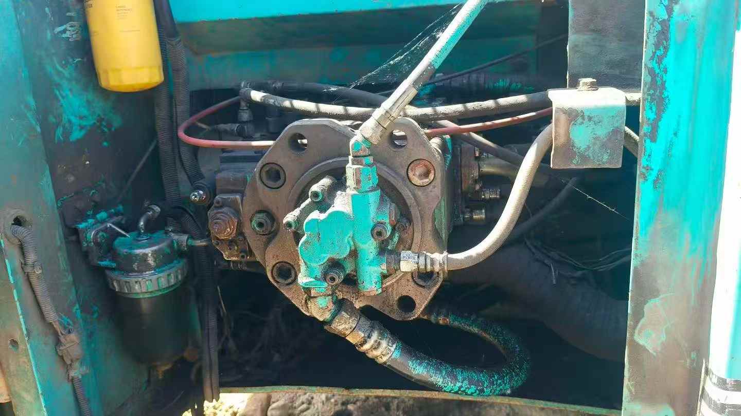 Buy Kobelco SK230-6 Used Excavator / 4