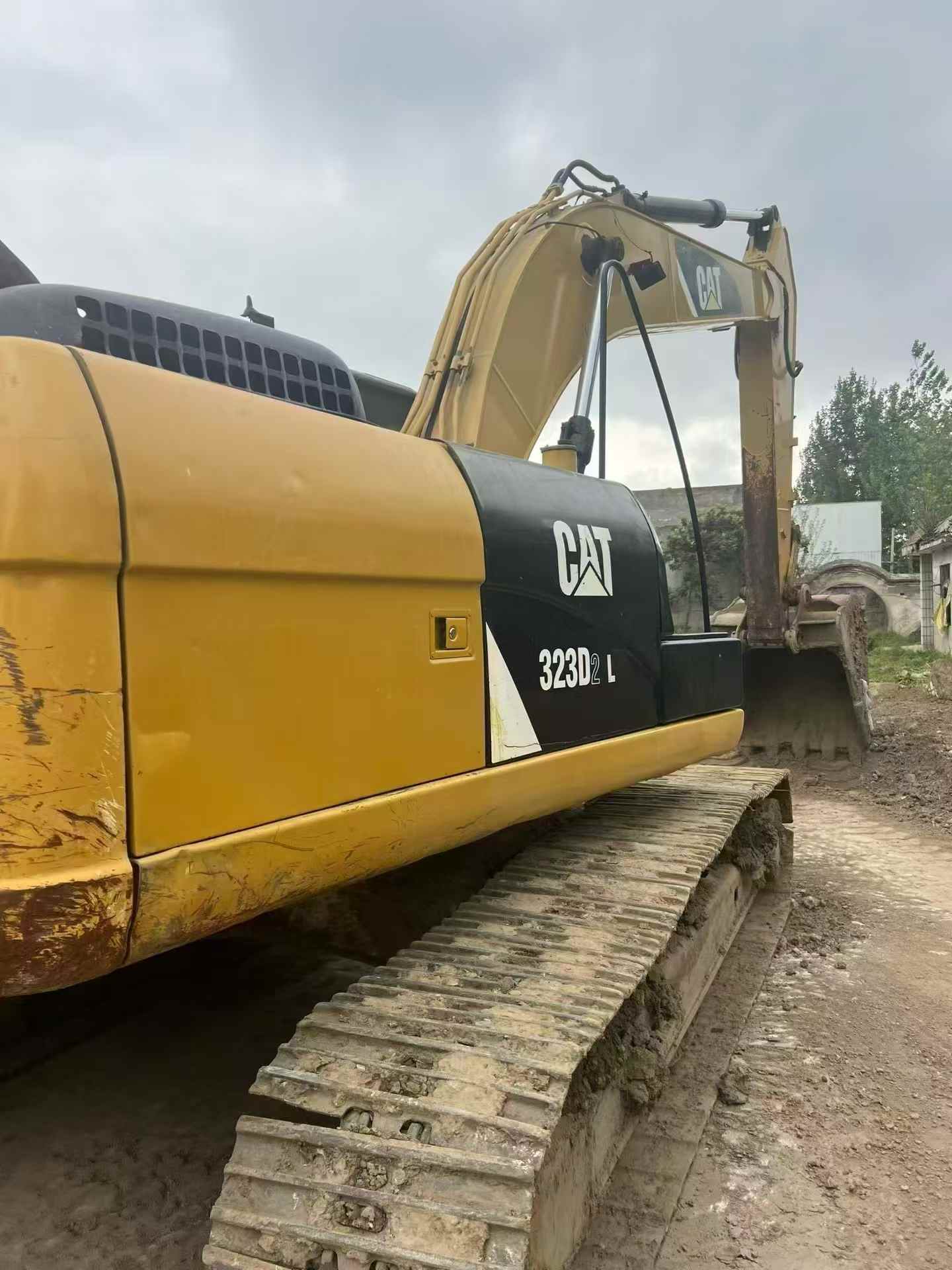 Buy Caterpillar 323D2L Used Excavator / 2