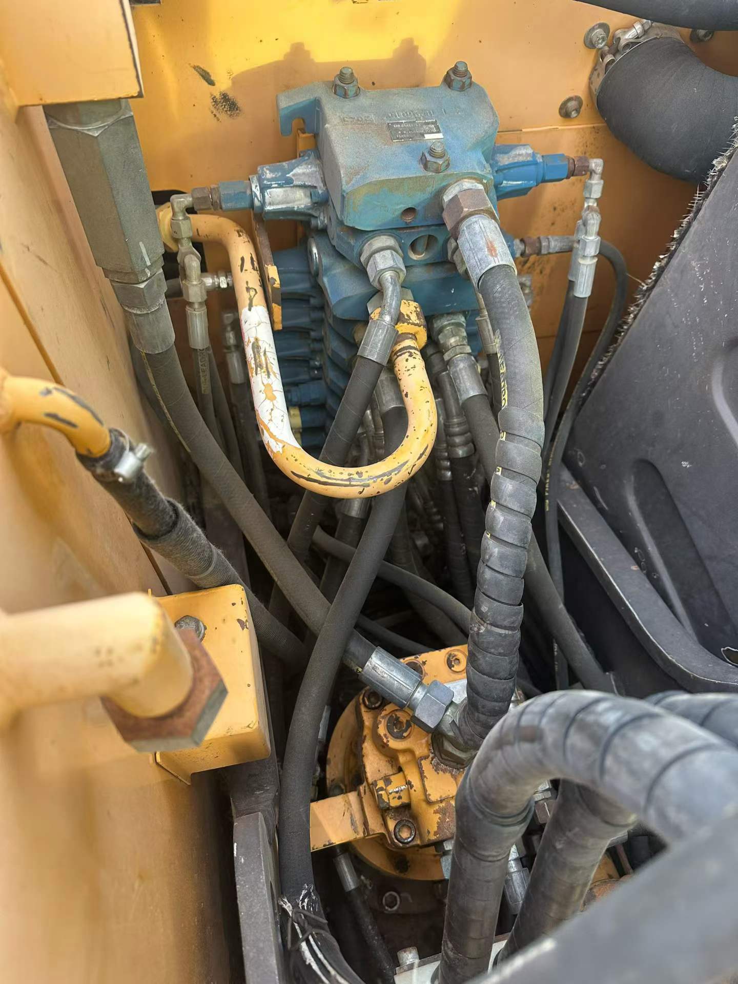 Buy Sany SY65C Used Excavator / 9