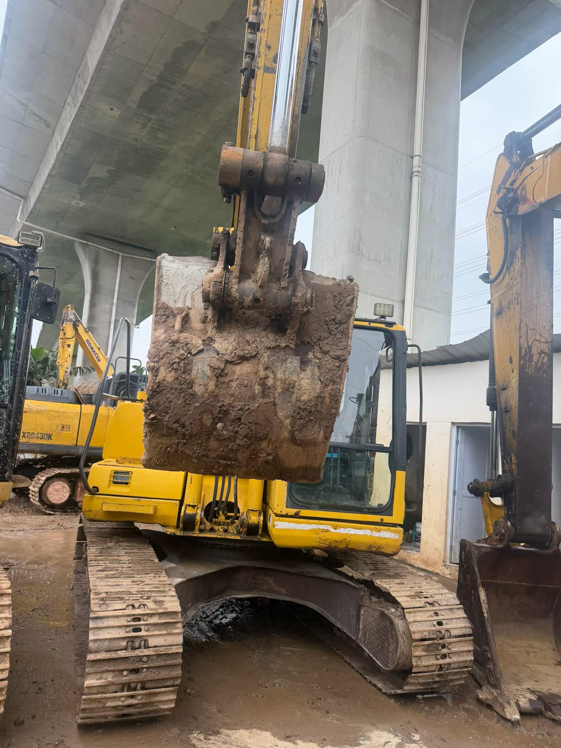 Buy Komatsu PC130-7 Used Excavator / 5