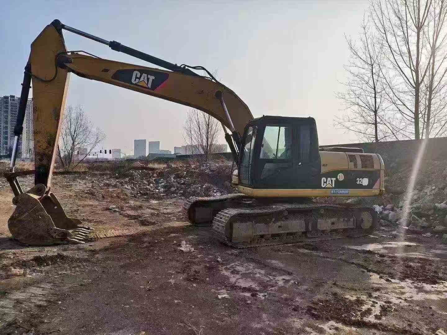 Buy Caterpillar 323 Used Excavator / 5