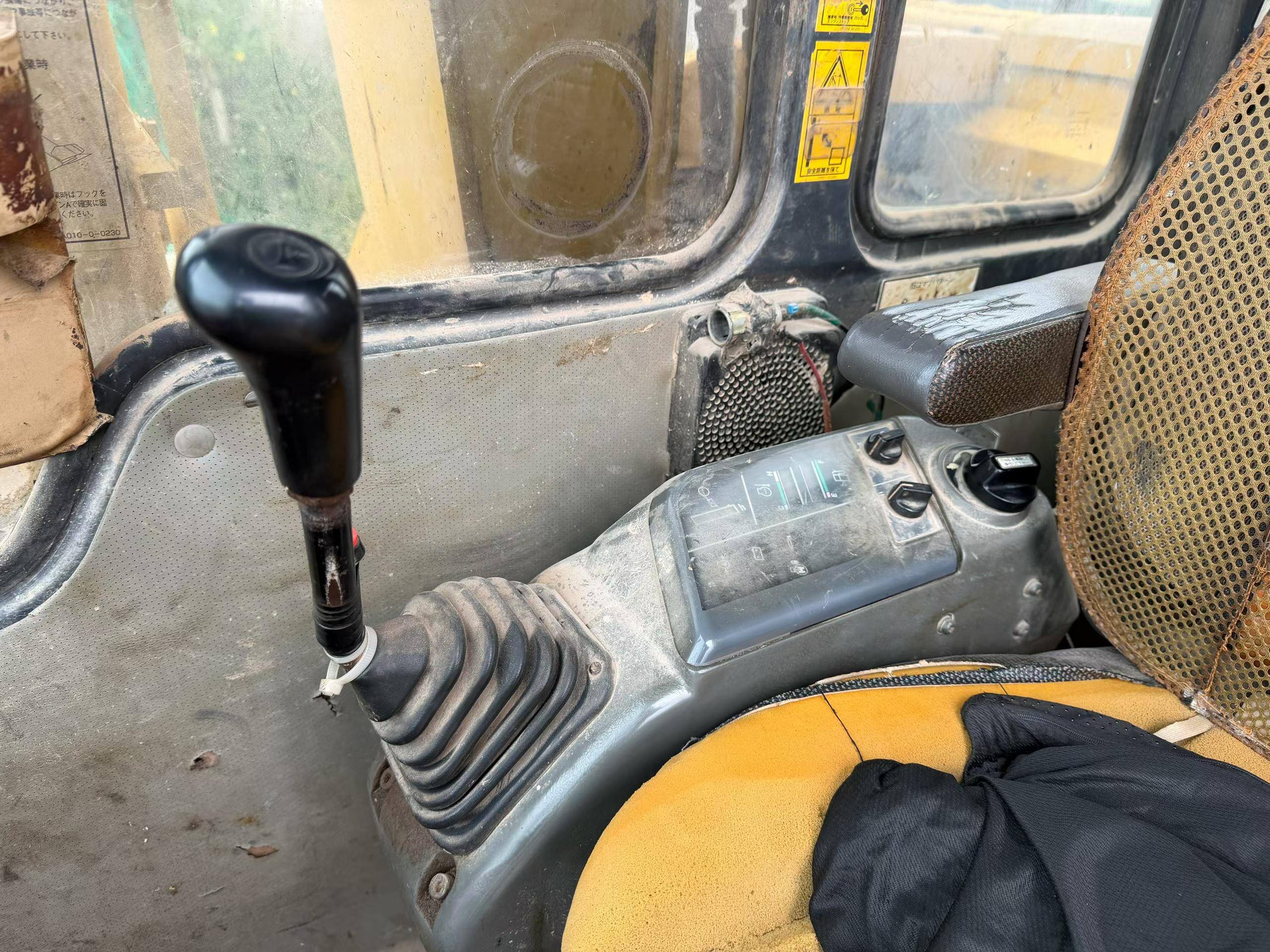 Buy Komatsu PC60-7C Used Excavator / 4
