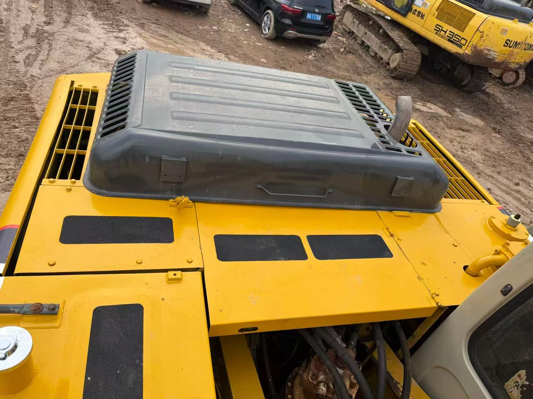Buy Kato 820-3SP Used Excavator / 9