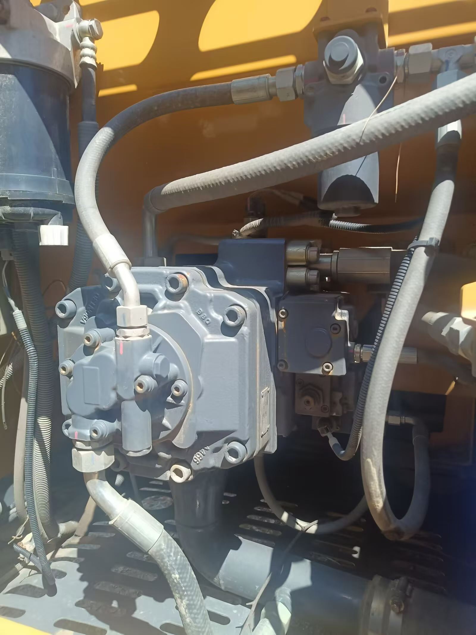 Buy XCMG XE200 Used Excavator / 6
