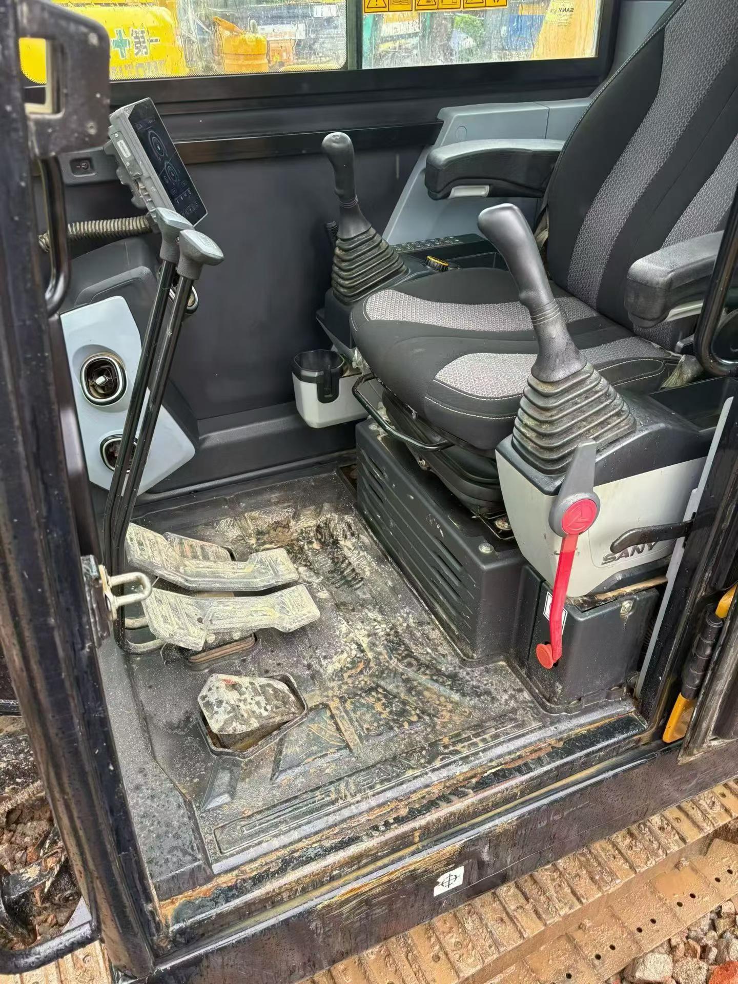 Buy Sany SY60 Used Excavator / 4
