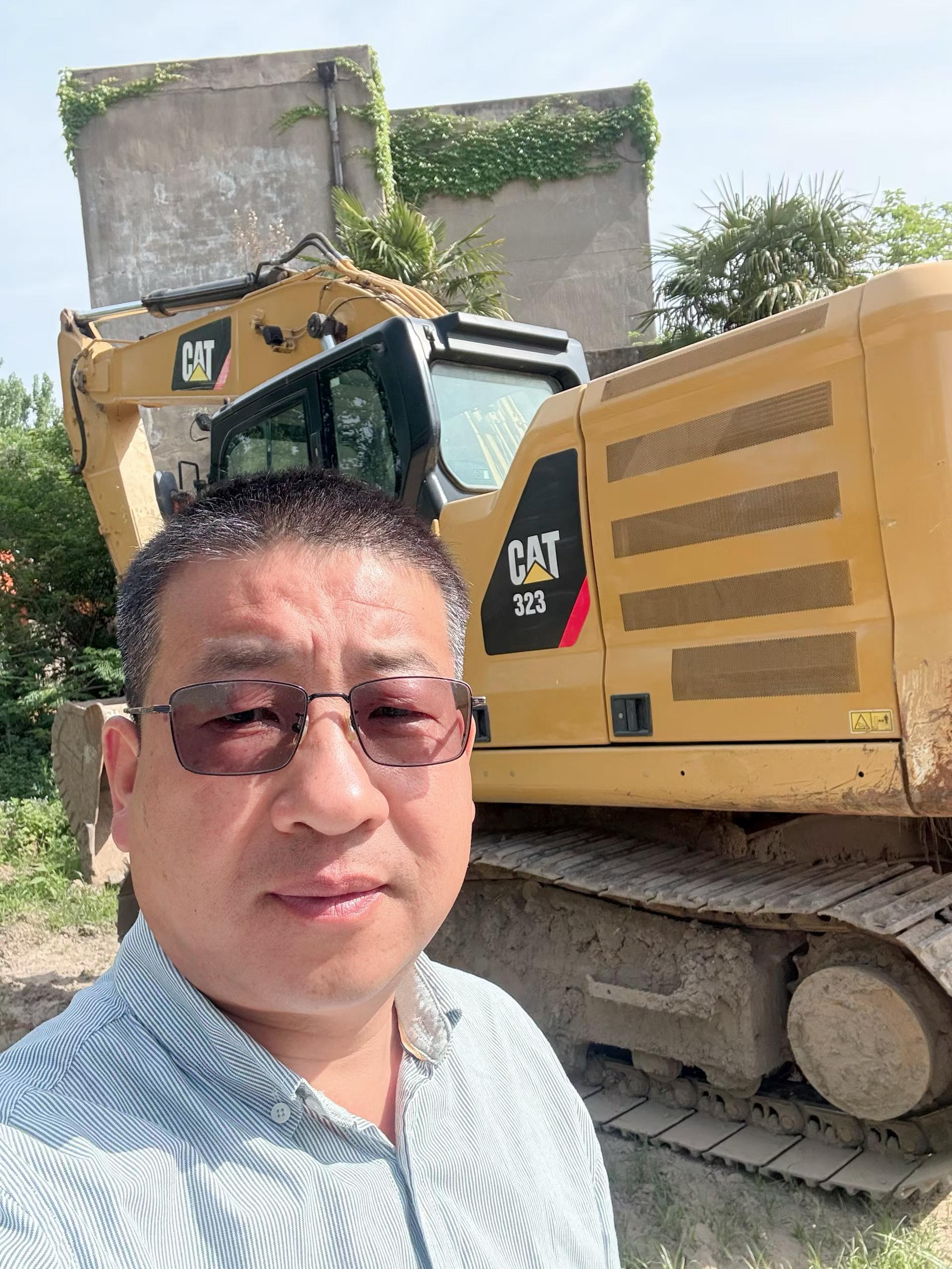 Buy Caterpillar 323 Used Excavator / 2