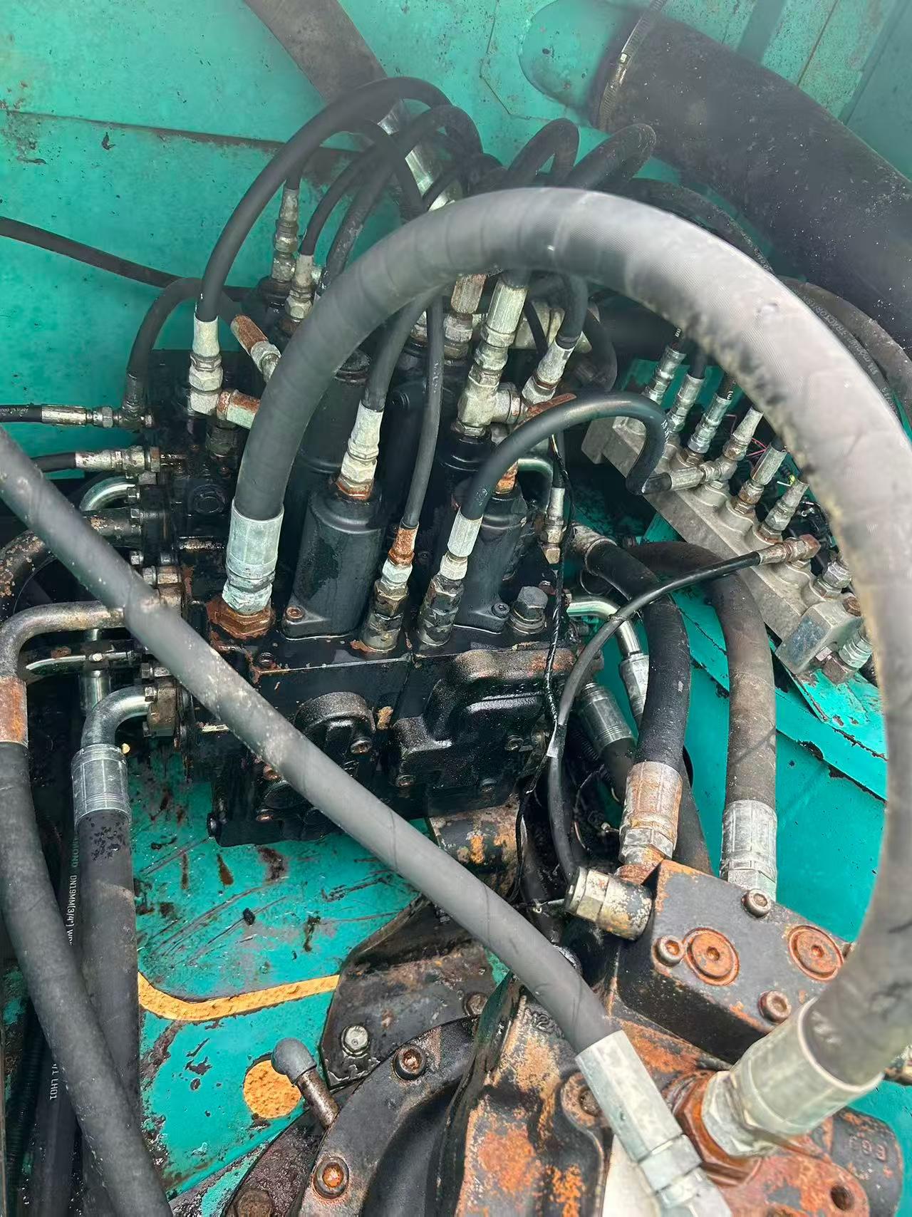 Buy Kobelco SK200-8 Used Excavator / 7