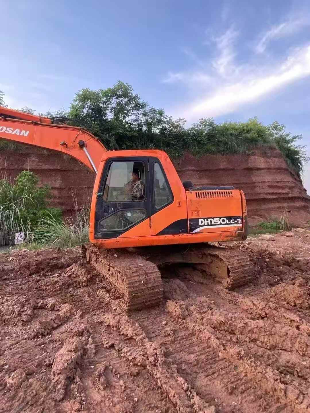 Buy Doosan DH150 Used Excavator / 3