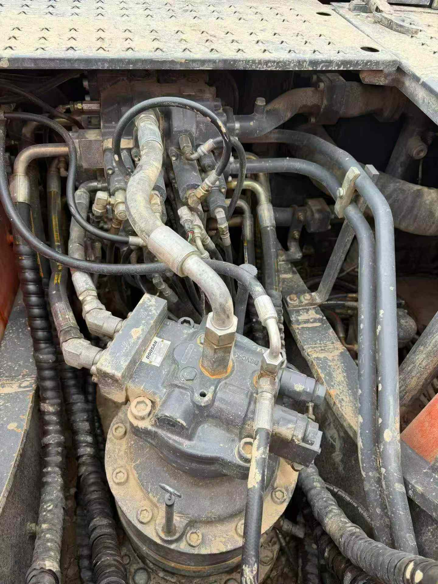 Buy Doosan DX260LC-9C Used Excavator / 6