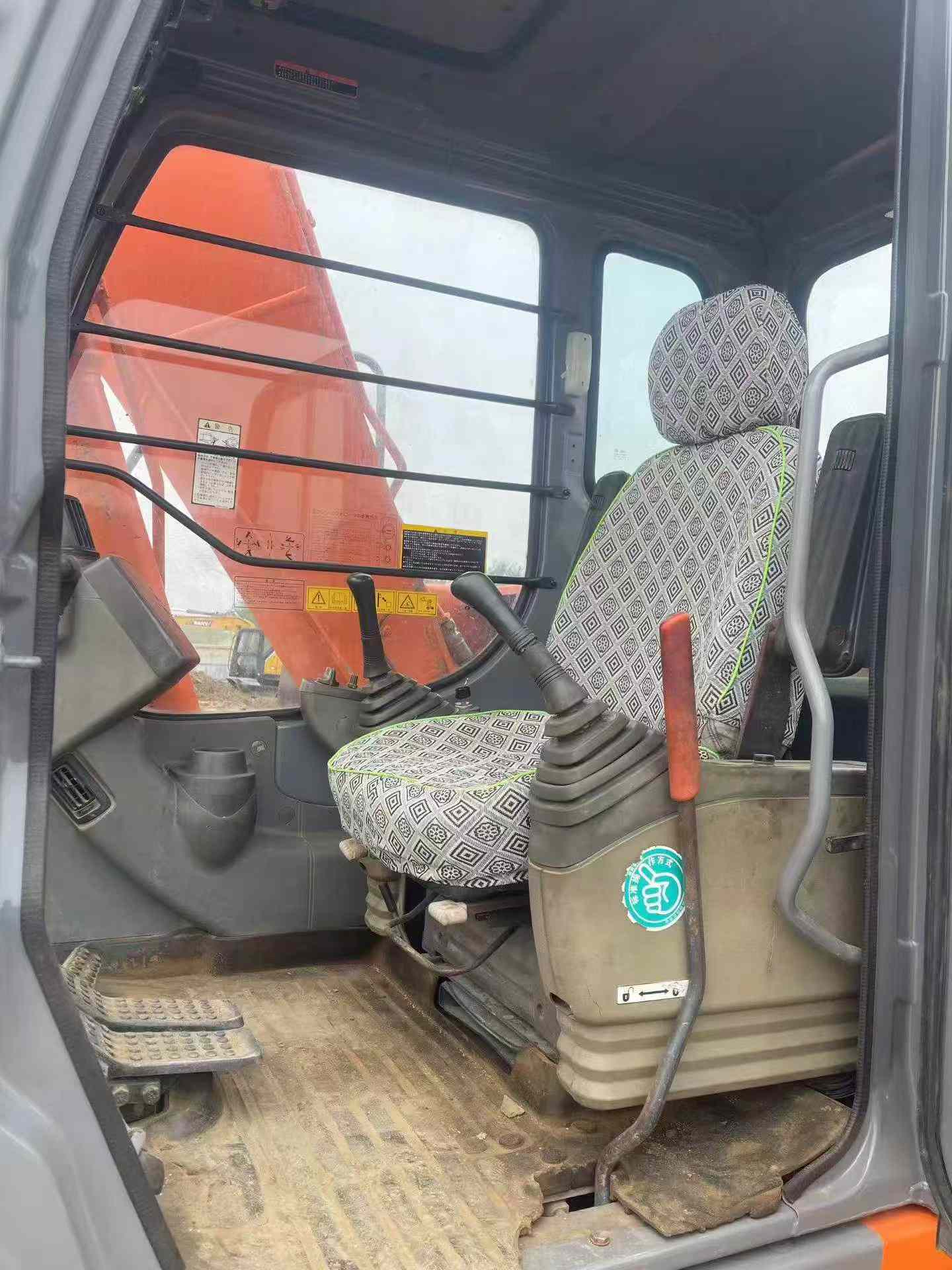Buy Hitachi EX120-6 Used Excavator / 6