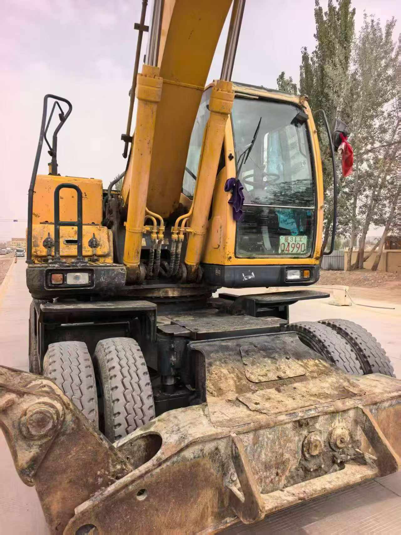 Buy Hyundai R210W Used Excavator / 5