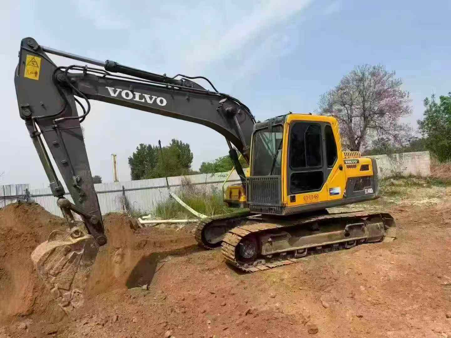 Buy Volvo EC140 Used Excavator / 4