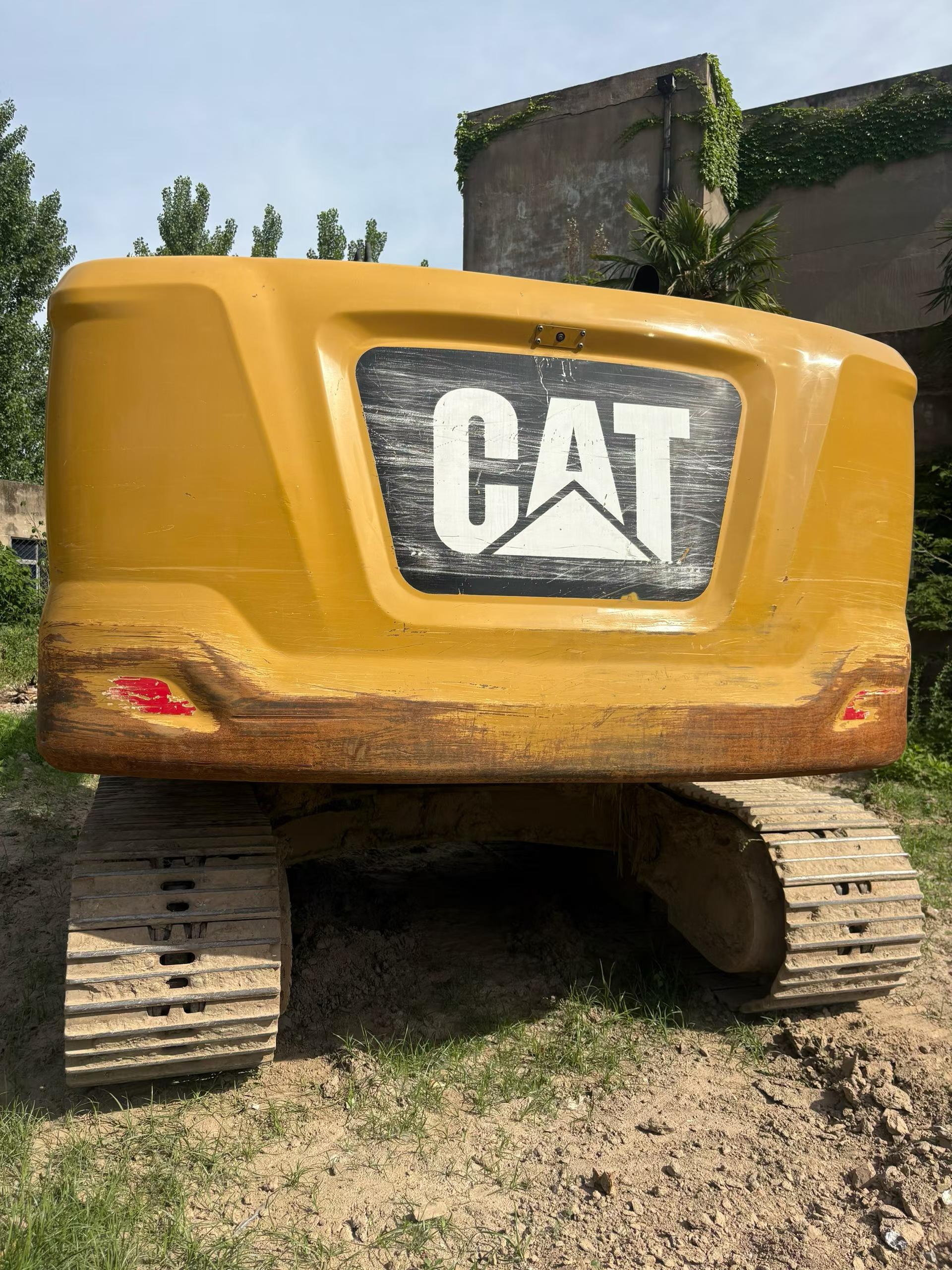 Buy Caterpillar 323 Used Excavator / 4