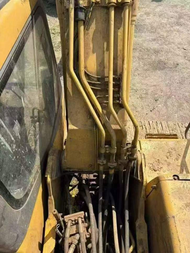Buy Komatsu PC200-7 Used Excavator / 6