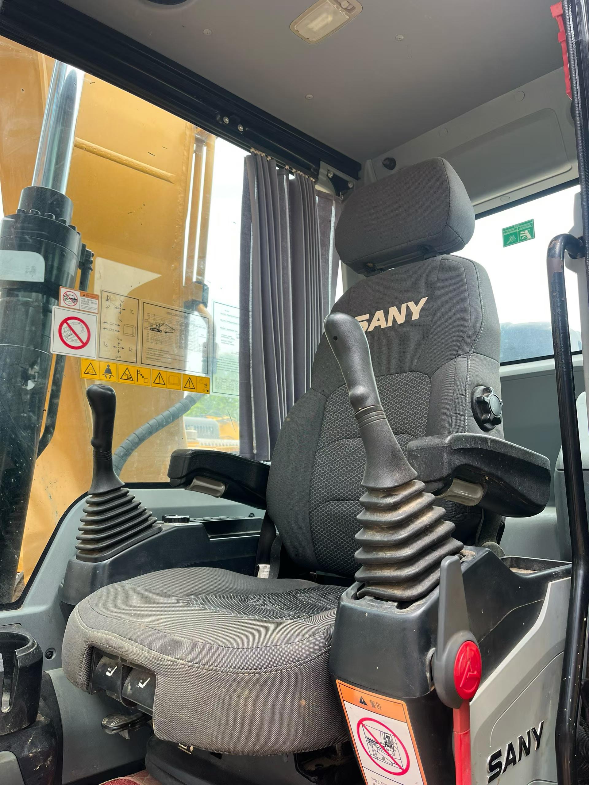 Buy Sany SY135 Used Excavator / 5