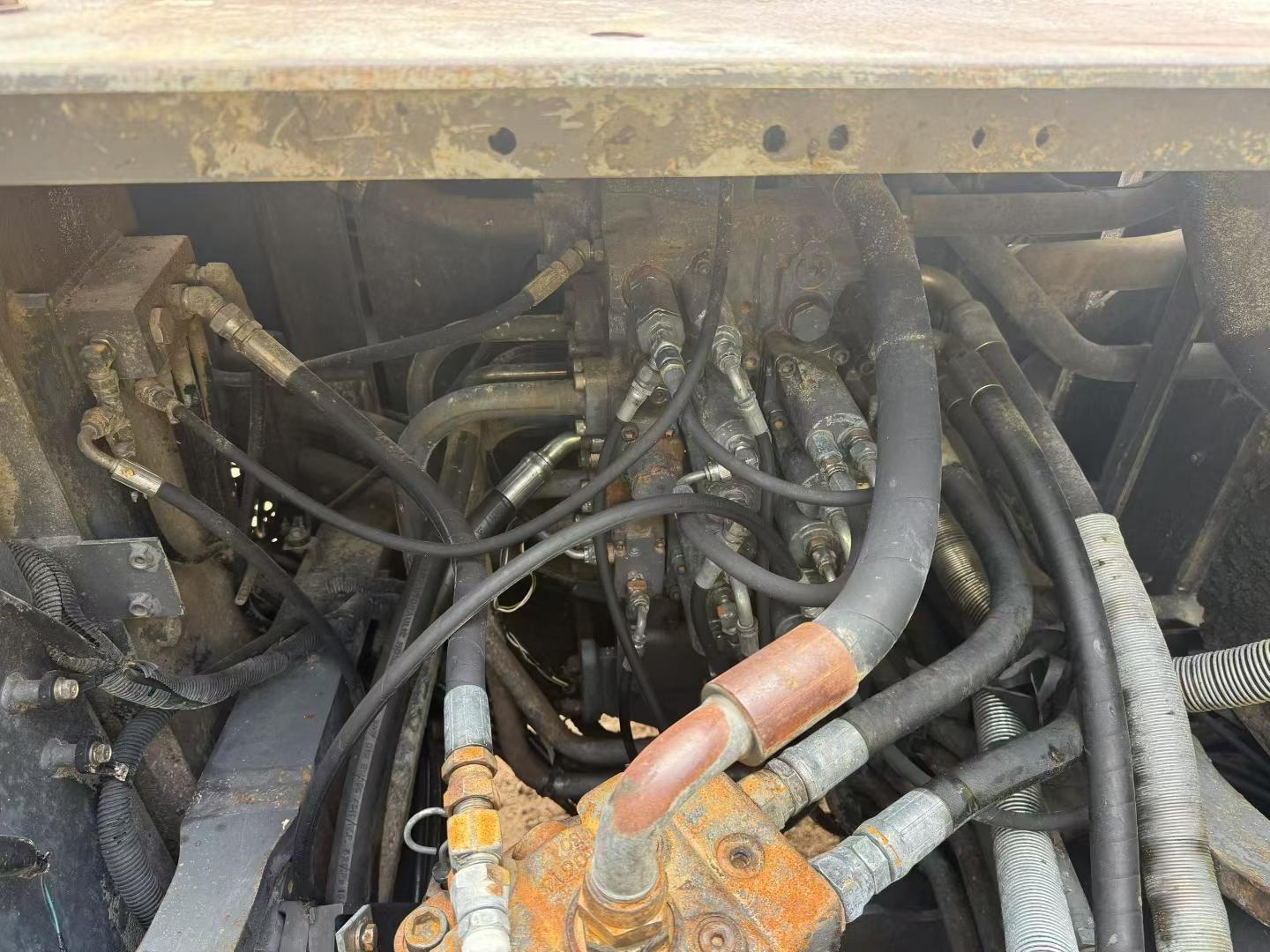 Buy Sumitomo SH200A5 Used Excavator / 6