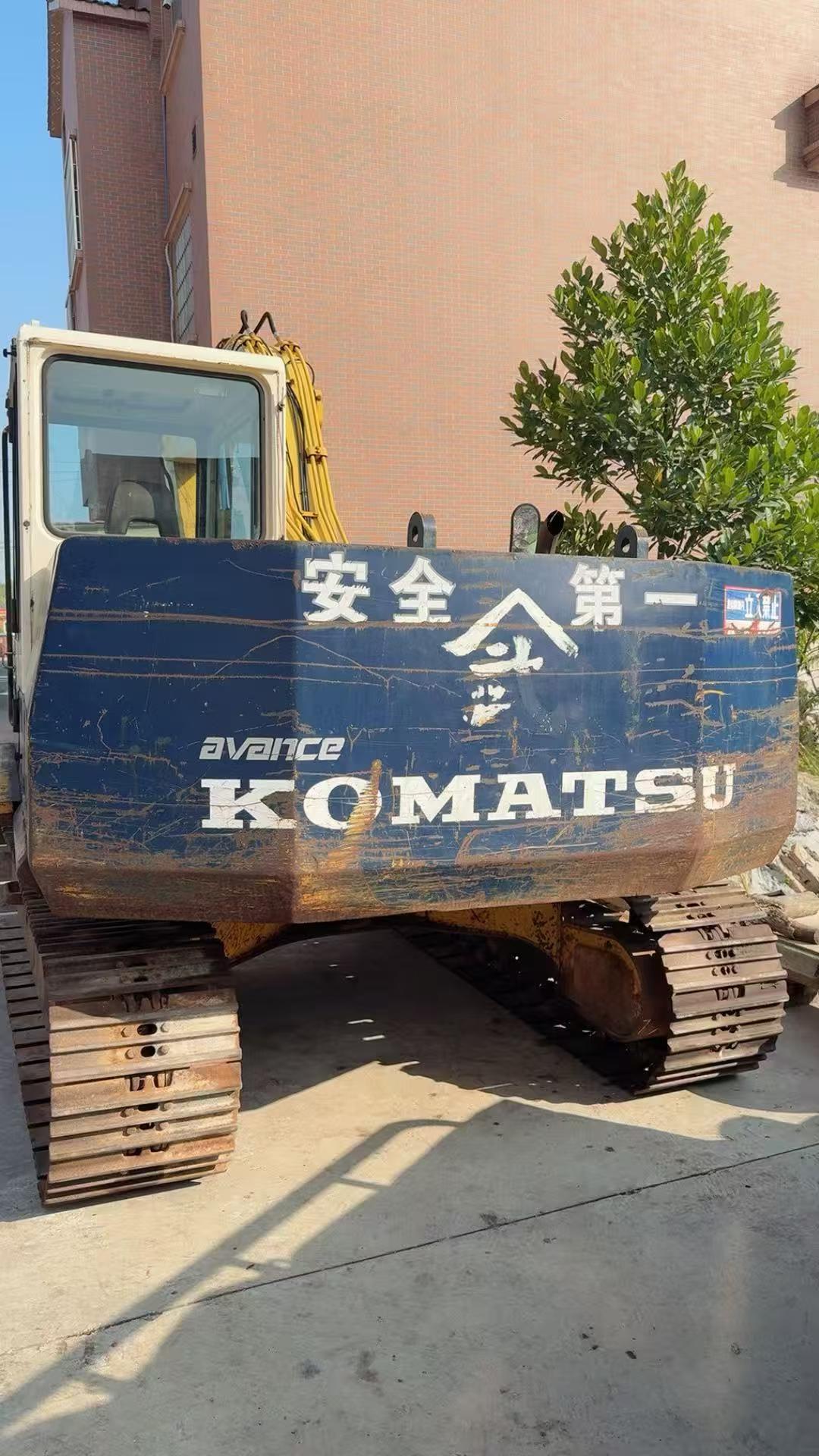 Buy Komatsu PC130-5 Used Excavator / 2