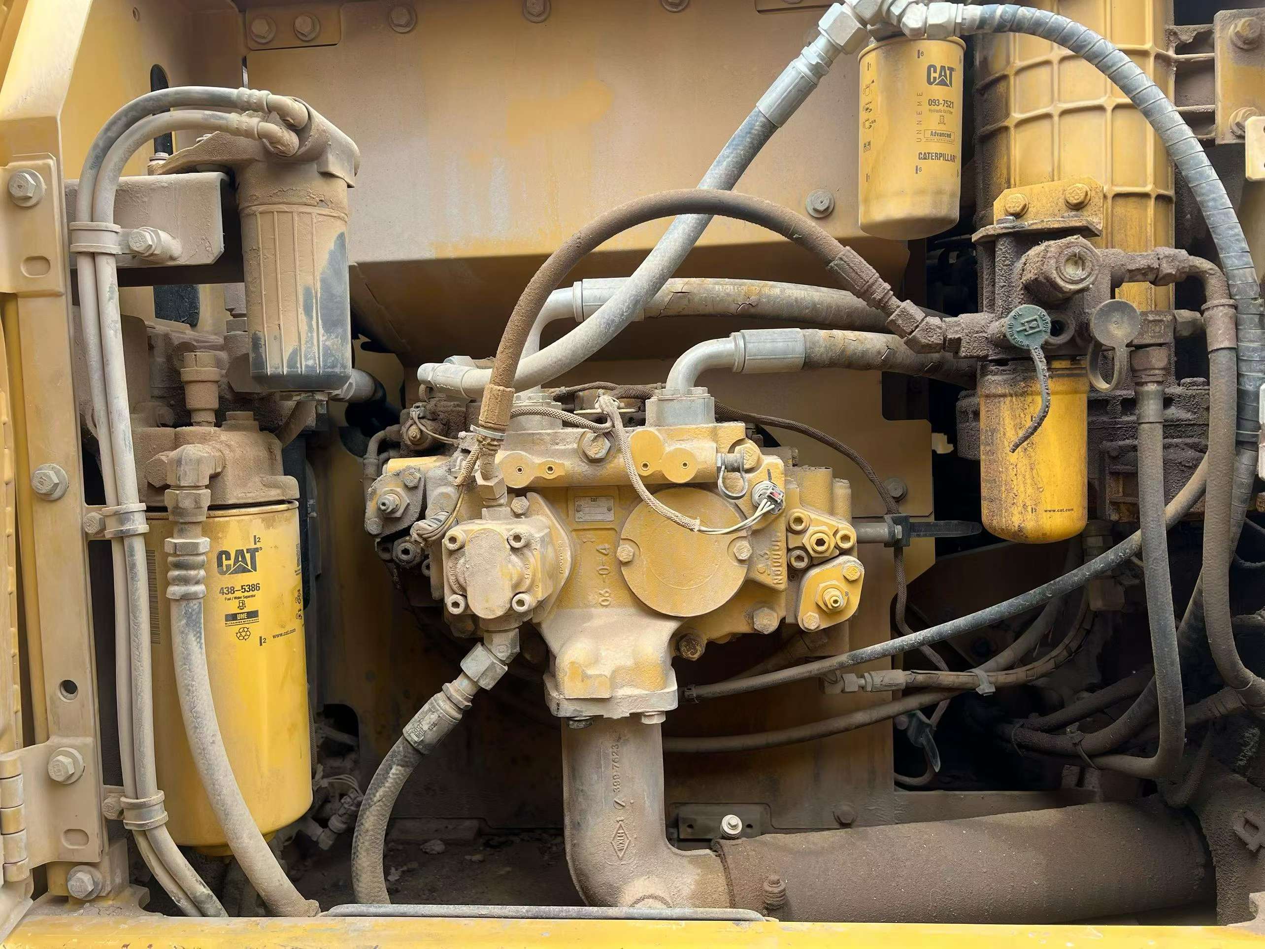 Buy Caterpillar 320D Used Excavator / 6