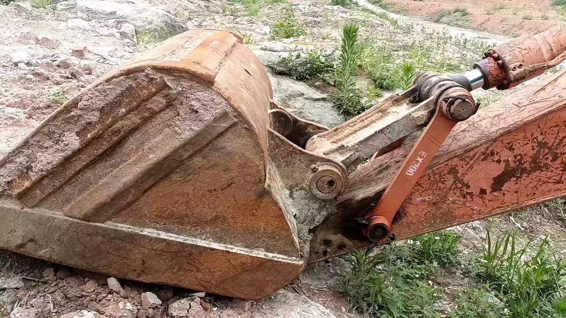 Buy Hitachi ZX200-6 Used Excavator / 2