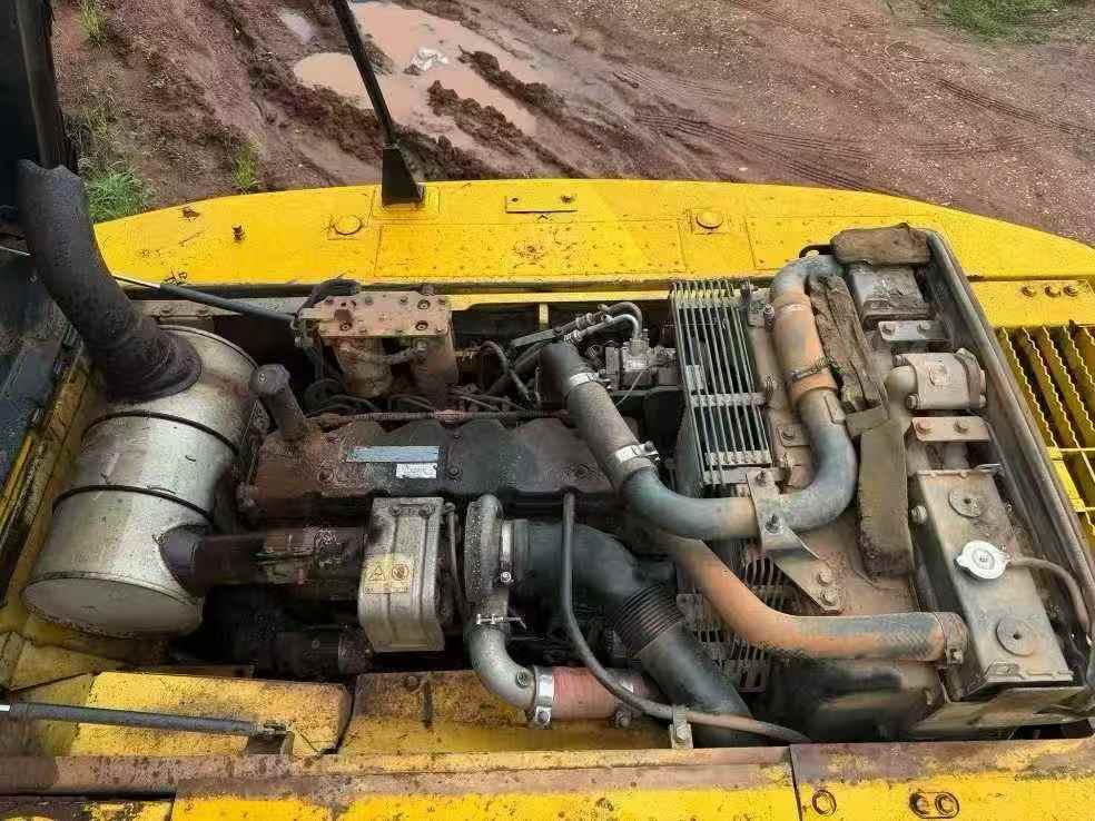 Buy Komatsu PC200-8 Used Excavator / 6