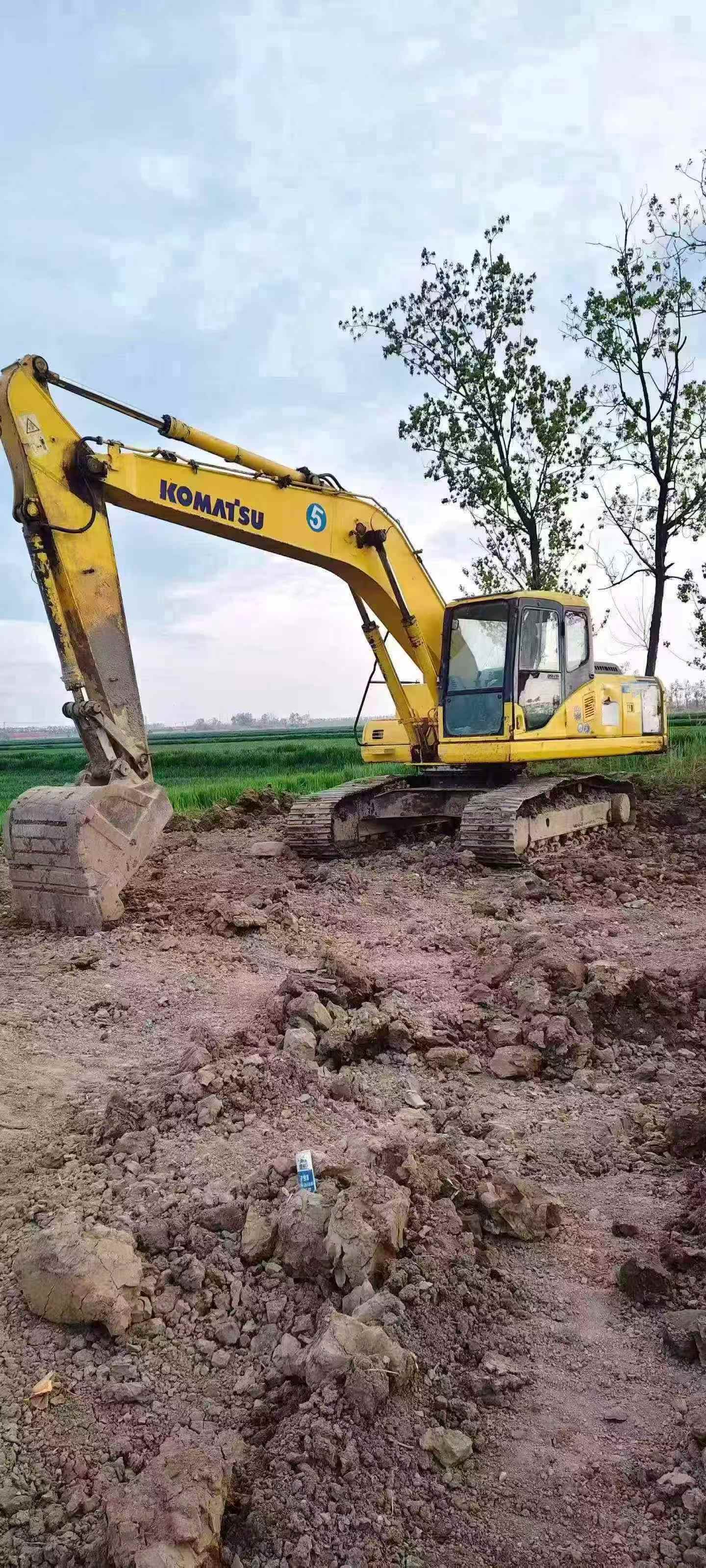 Buy Komatsu PC200-7 Used Excavator / 5