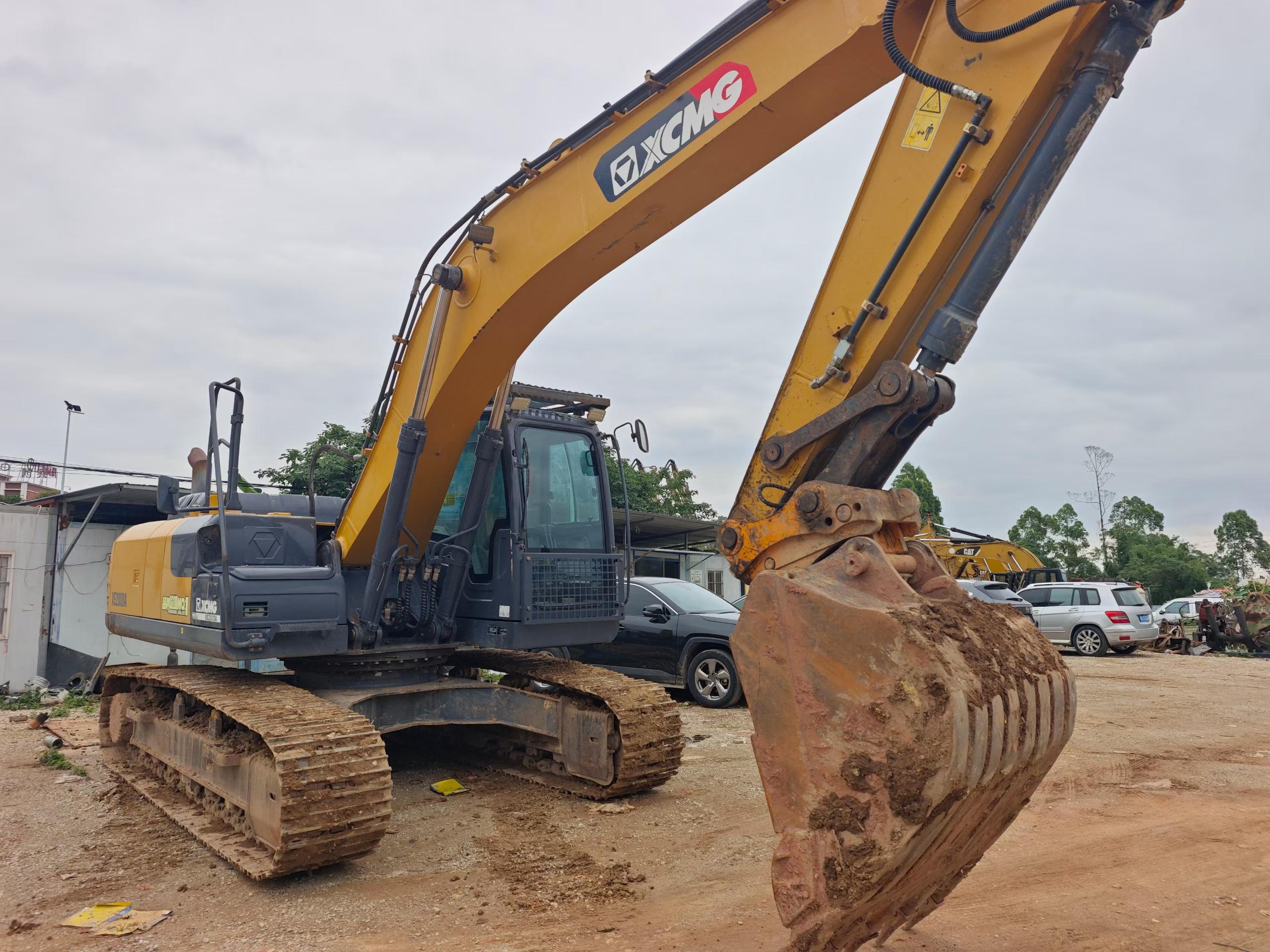 Buy XCMG XE200DA Used Excavator / 3