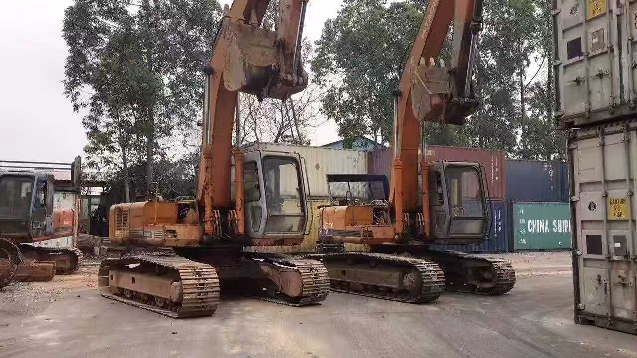 Buy Hitachi EX200-1 Used Excavator / 9