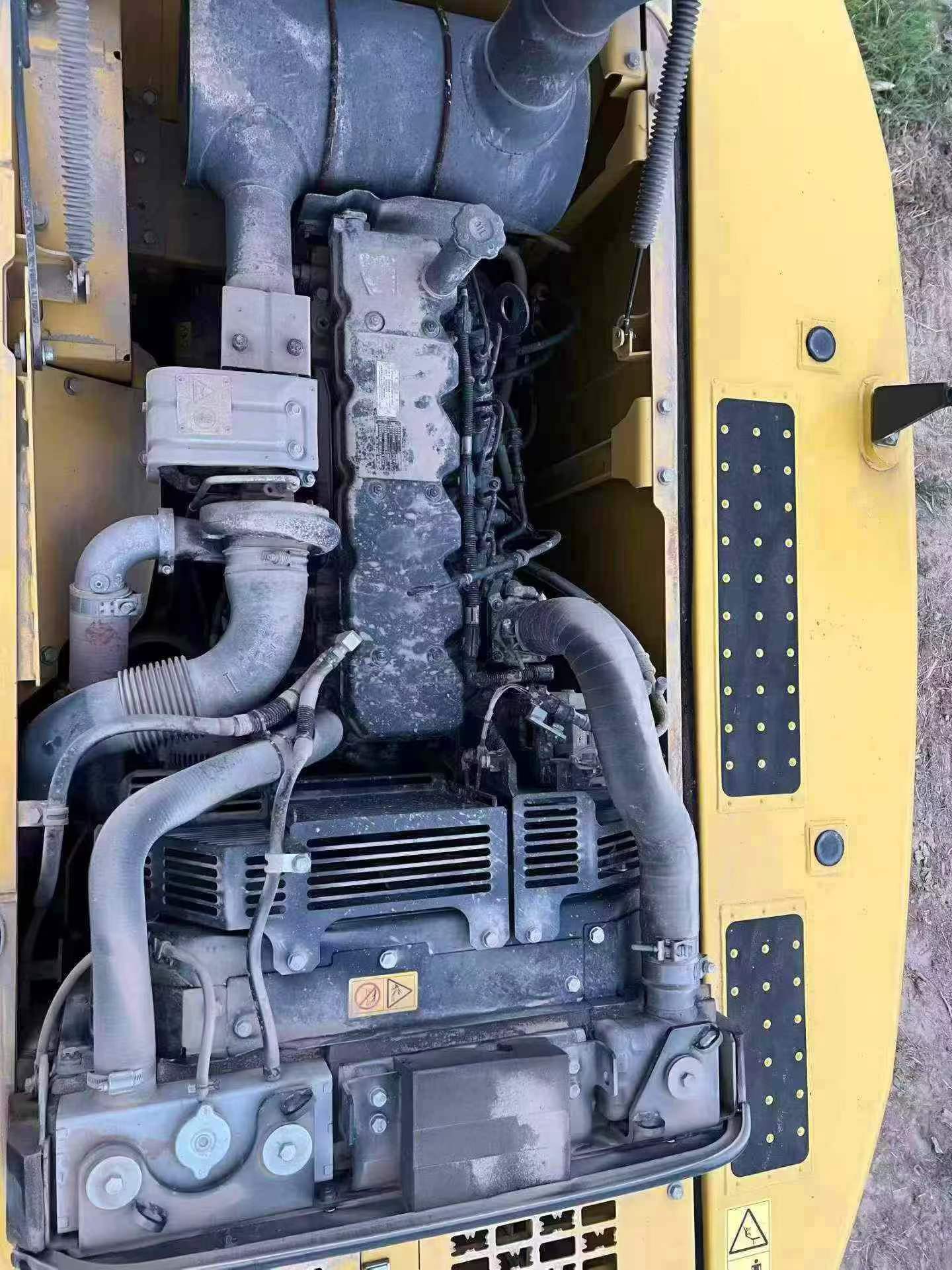 Buy Komatsu HB215LC-1 Used Excavator / 2