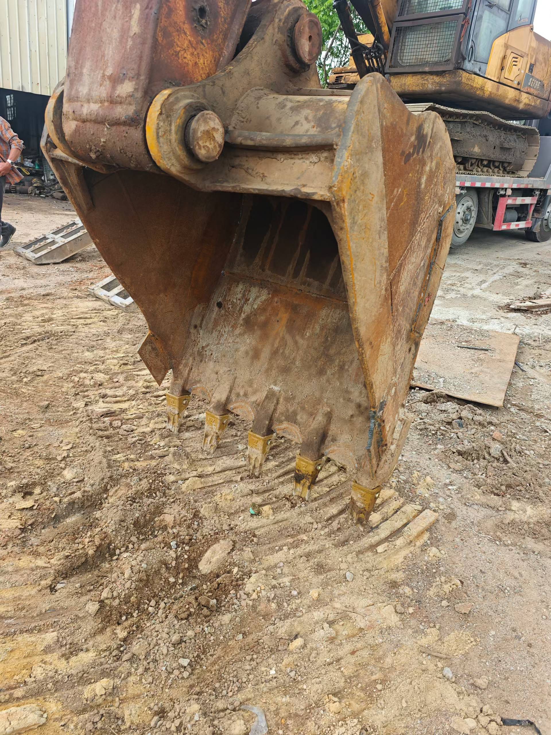 Buy Caterpillar 320C Used Excavator / 9