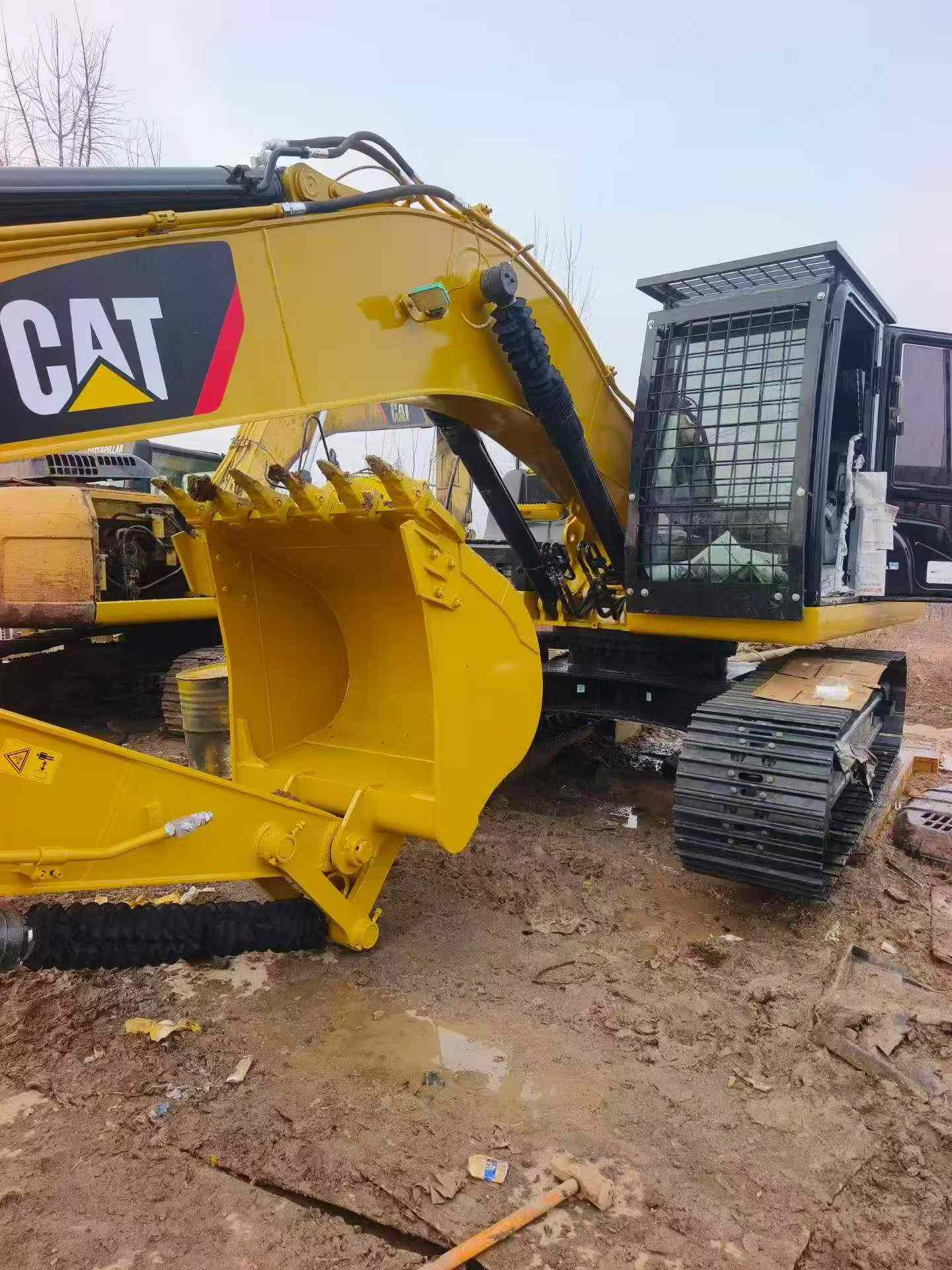 Buy Caterpillar 320D Used Excavator / 3