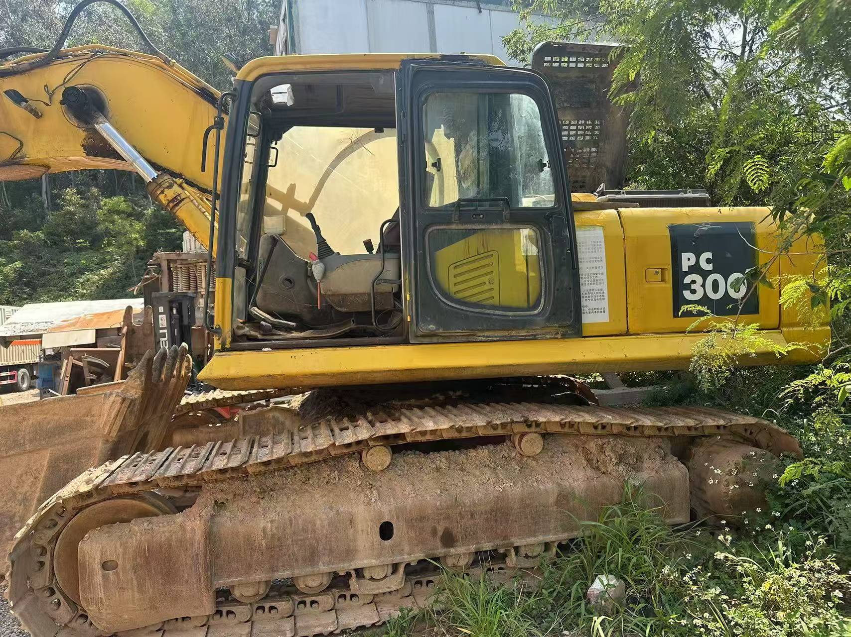 Buy Komatsu PC300 Used Excavator / 4