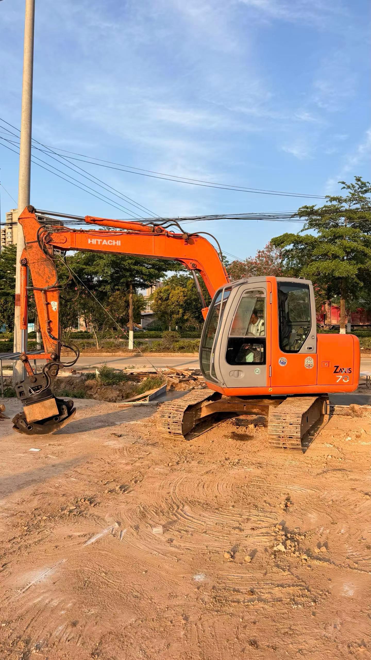 Buy Hitachi EX70 Used Excavator / 7