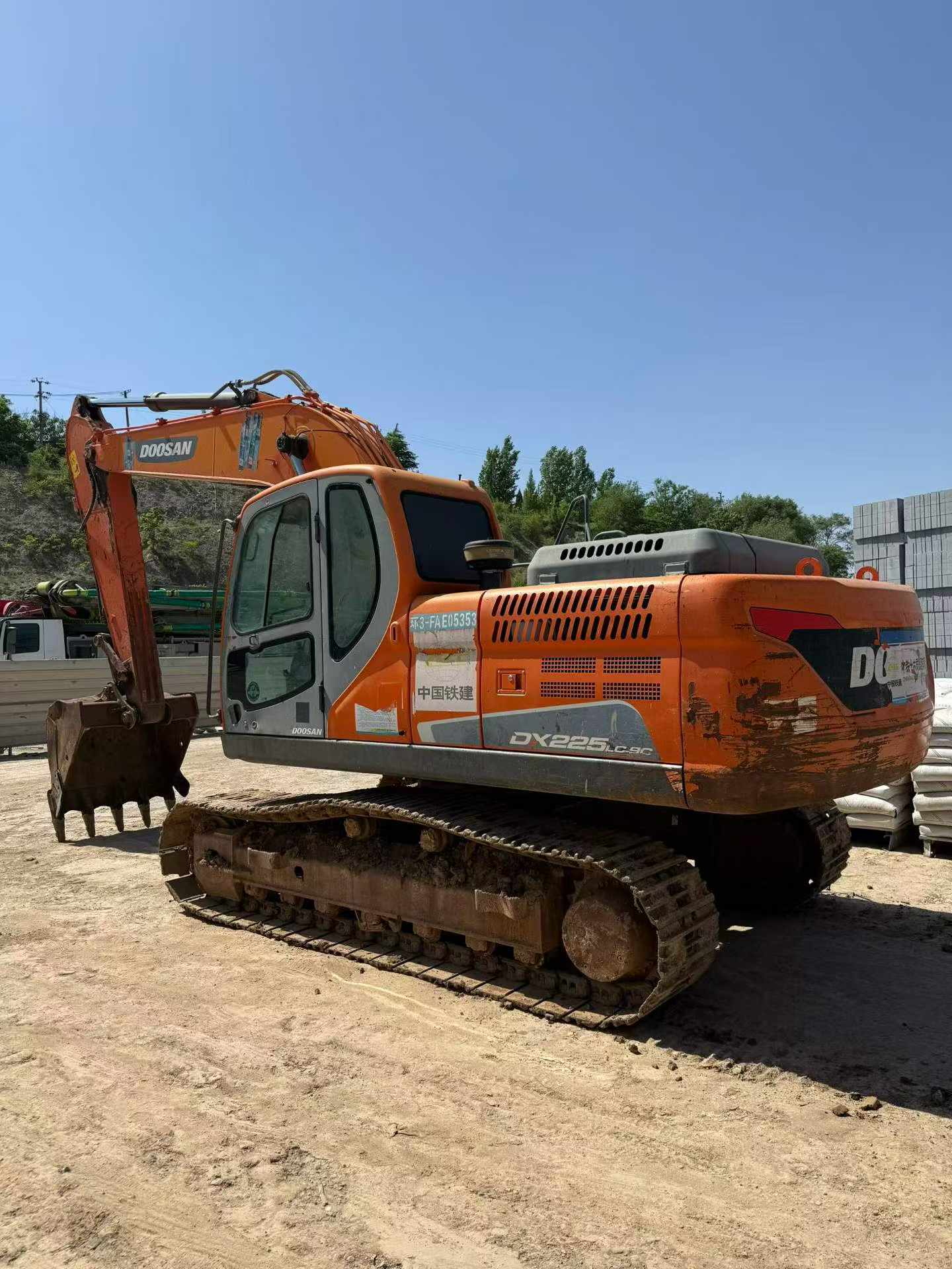 Buy Doosan DH215-7 Used Excavator / 2