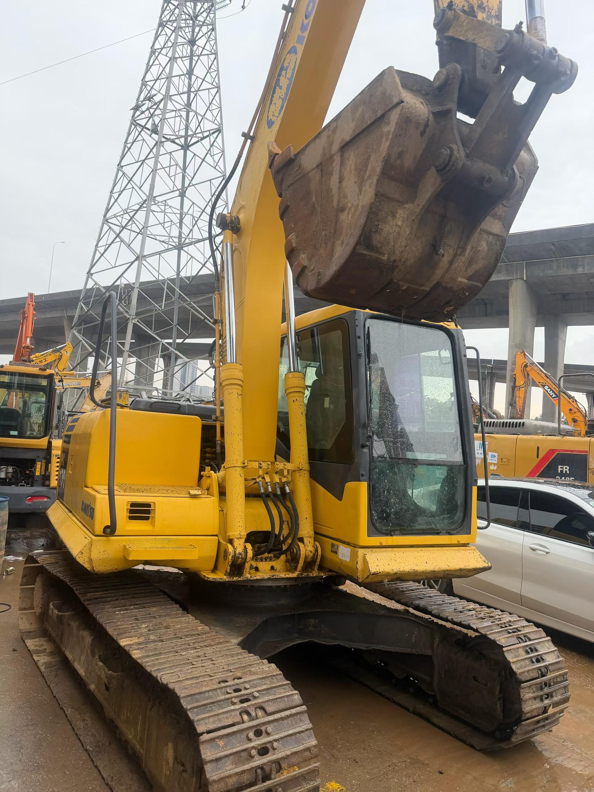 Buy Komatsu PC130-7 Used Excavator / 4
