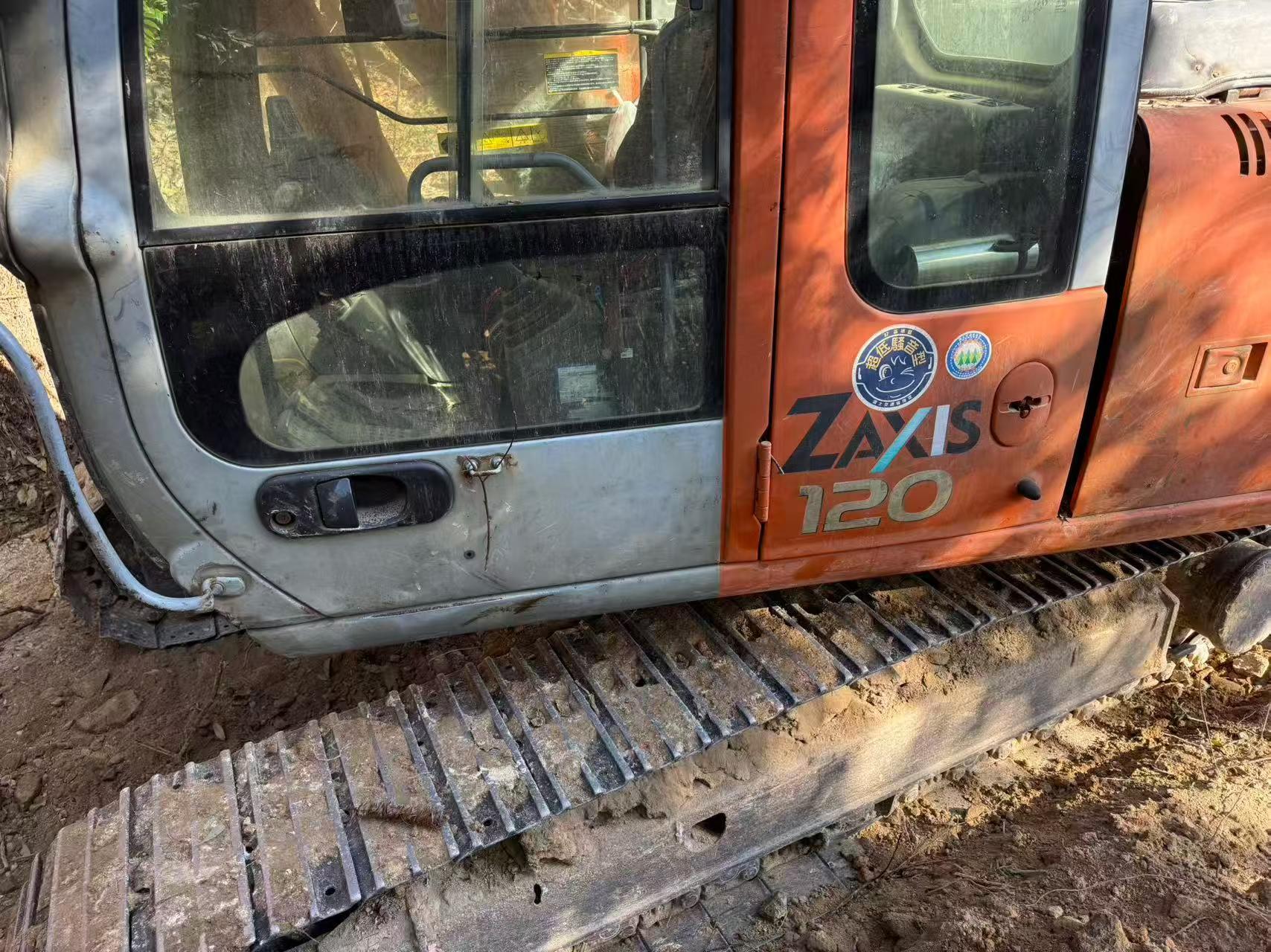 Buy Hitachi EX120-6 Used Excavator / 2