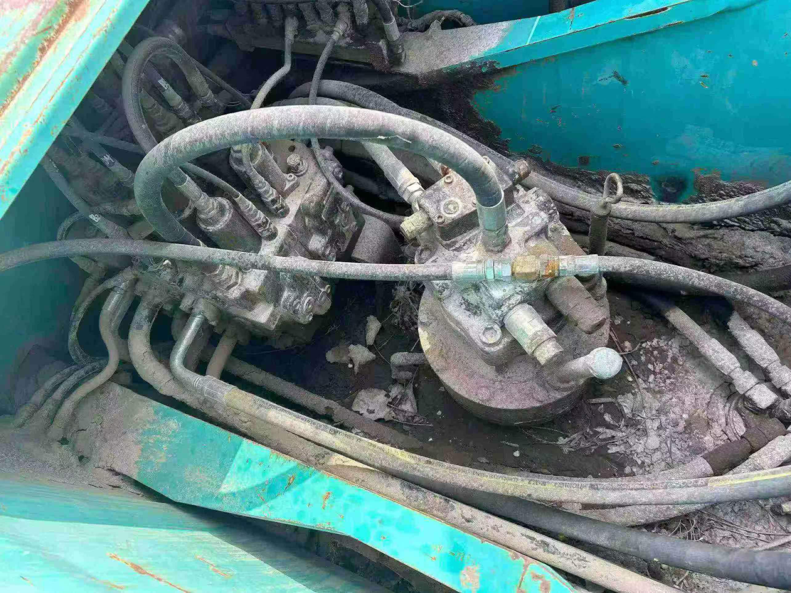 Buy Kobelco SK200 Used Excavator / 7