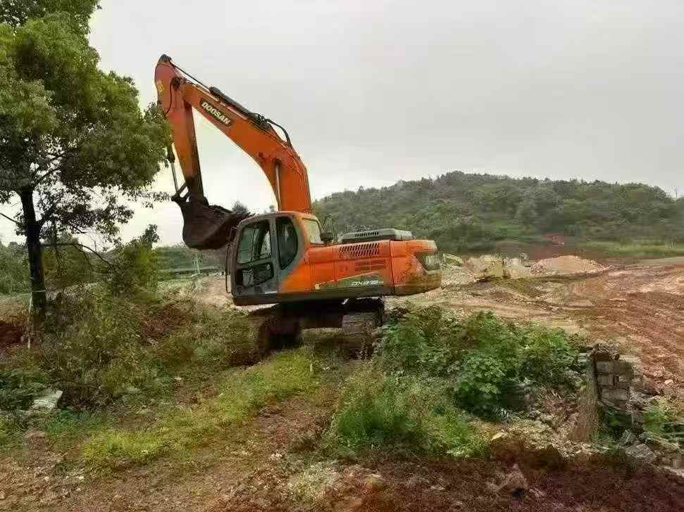 Buy Doosan DX215-9C Used Excavator / 2