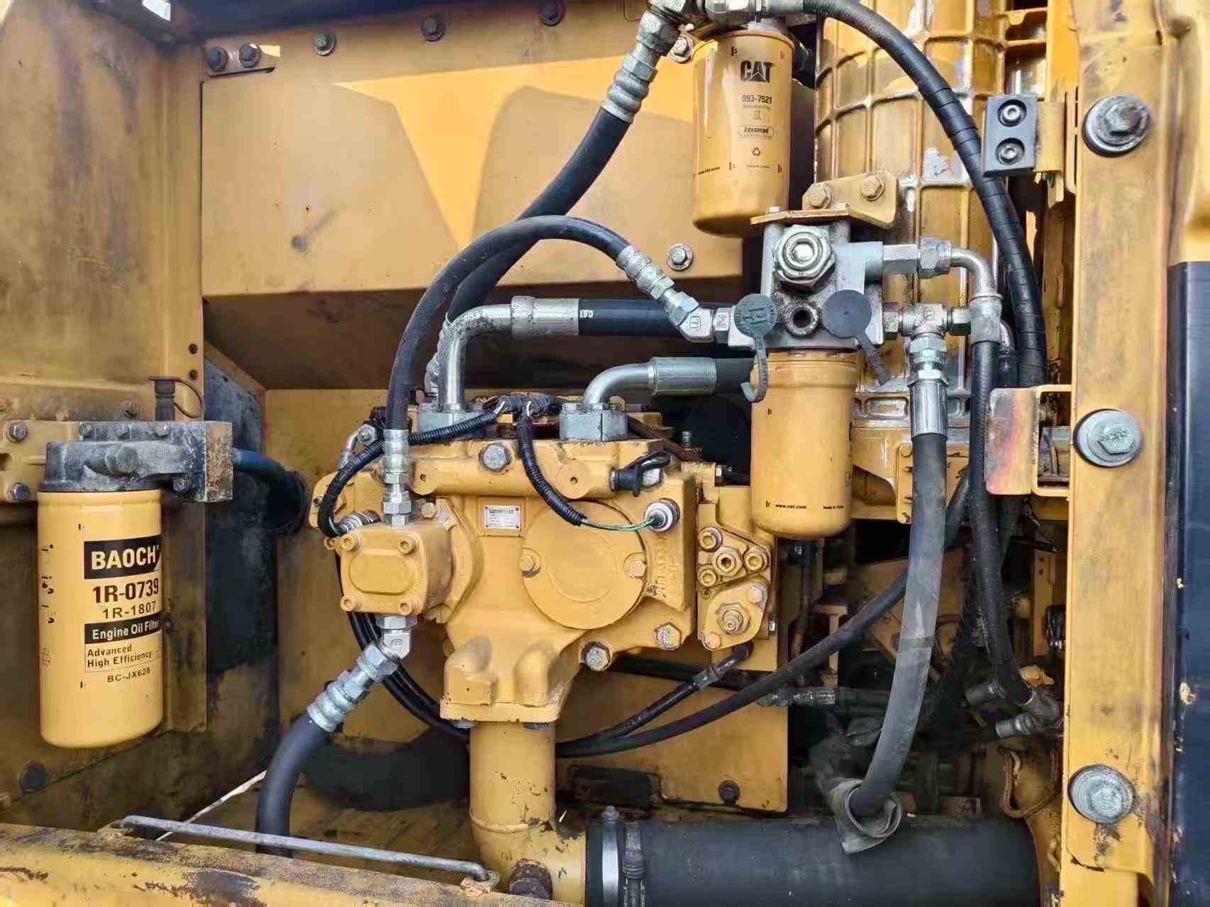 Buy Caterpillar 323 Used Excavator / 6