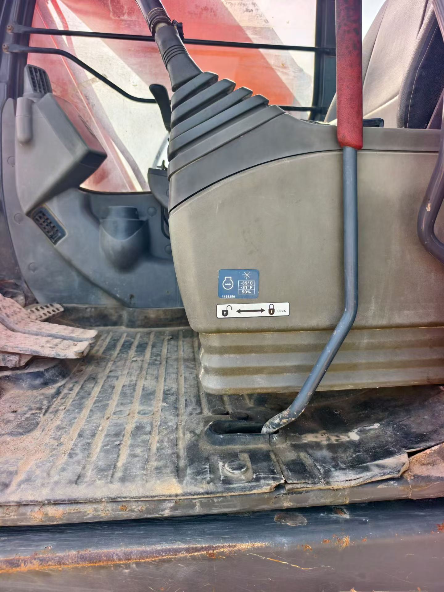 Buy Hitachi ZX240-3G Used Excavator / 6