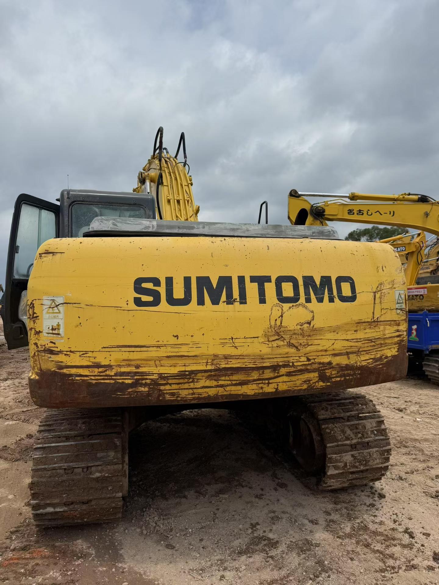 Buy Sumitomo SH200A5 Used Excavator / 9