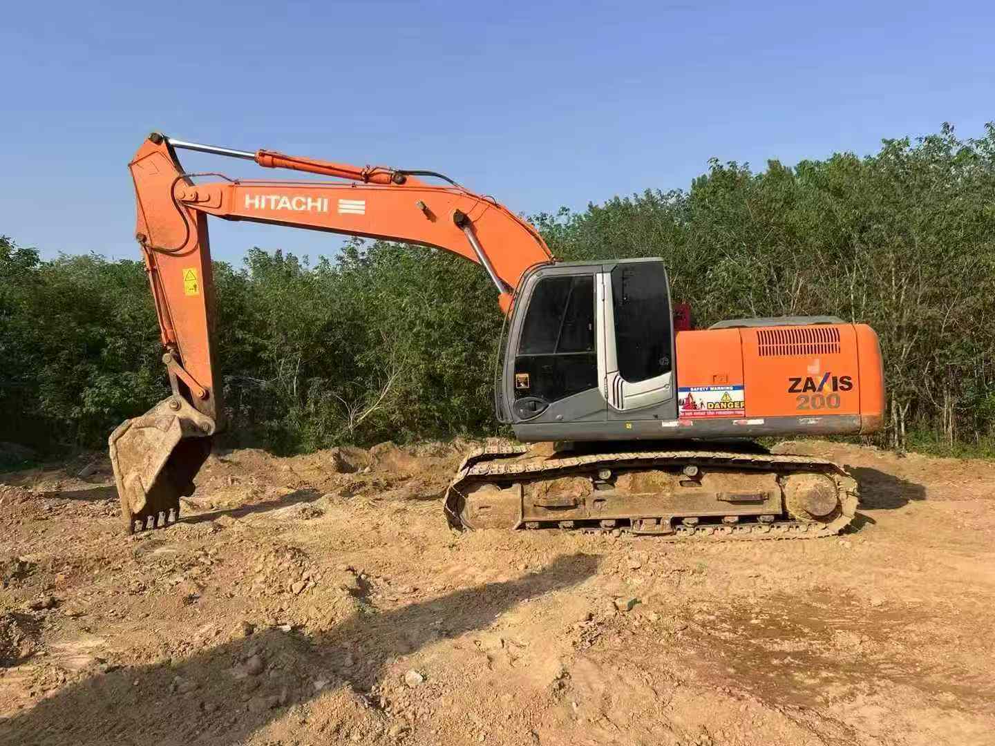 Buy Hitachi EX200-3 Used Excavator / 2