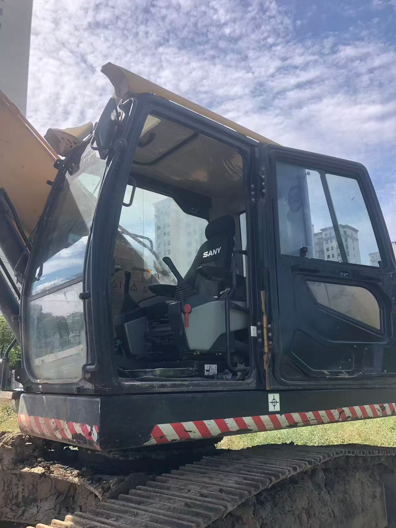 Buy Sany SY215C Used Excavator / 9