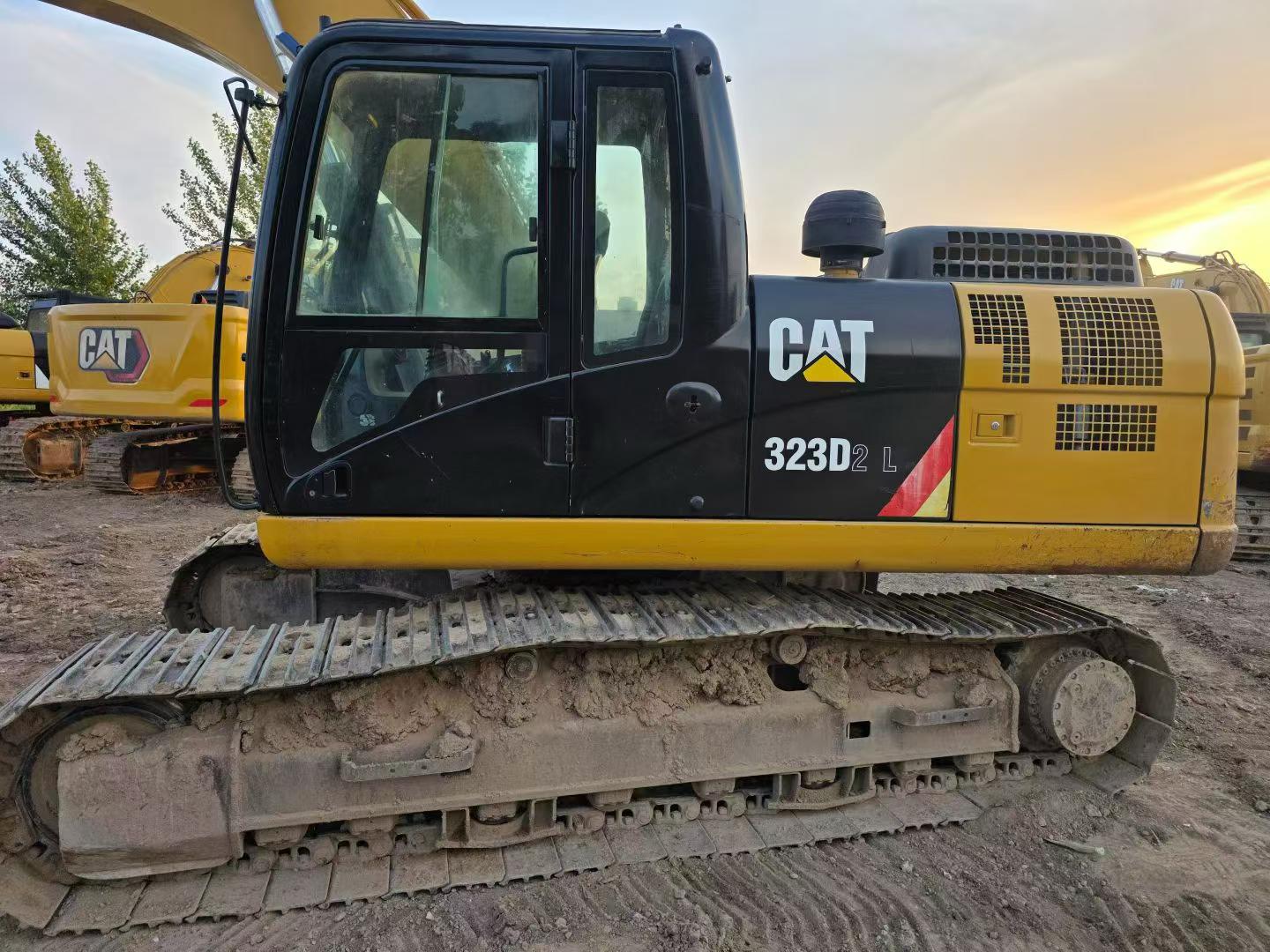 Buy Caterpillar 323D2L Used Excavator / 2