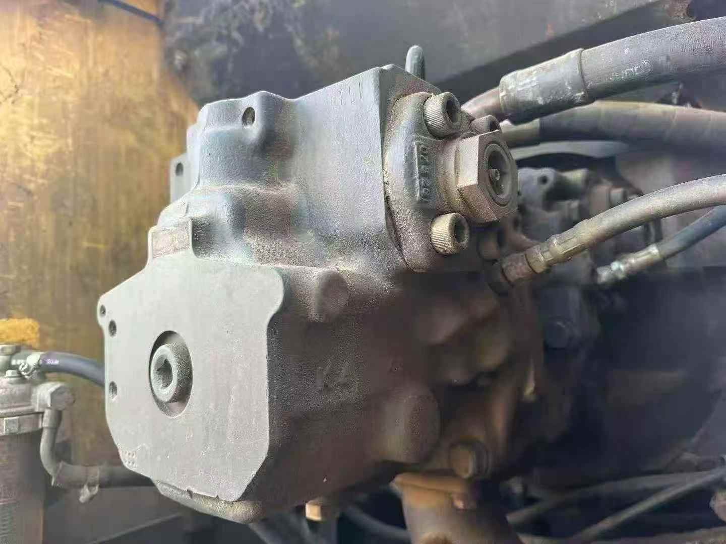 Buy Komatsu PC200-7 Used Excavator / 6