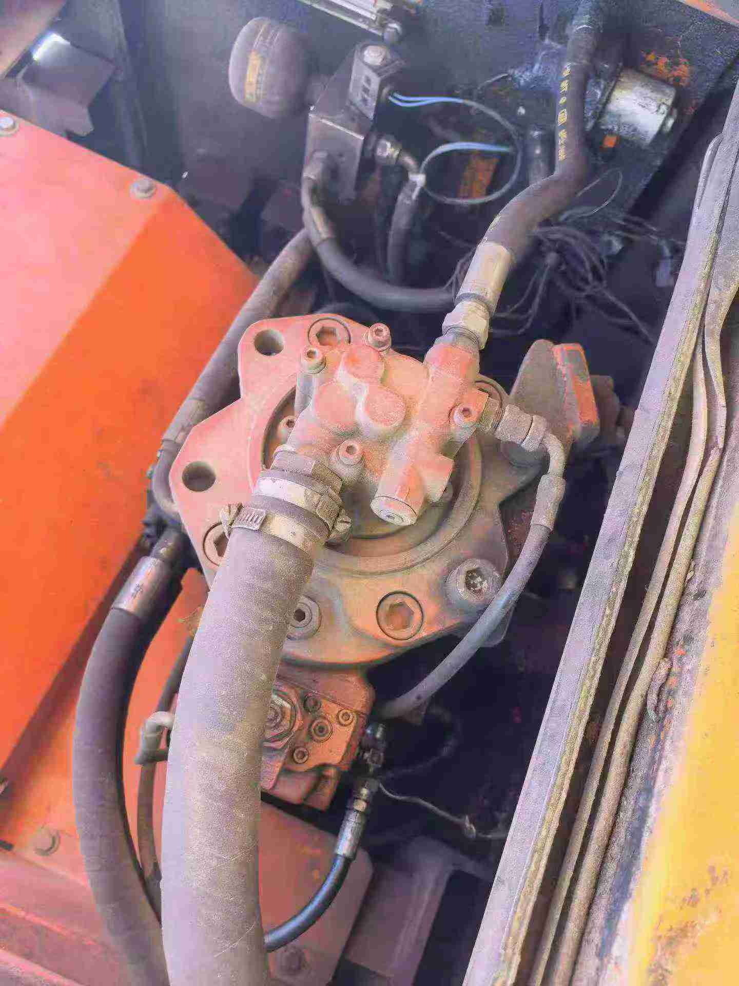 Buy Doosan DH220-7 Used Excavator / 7